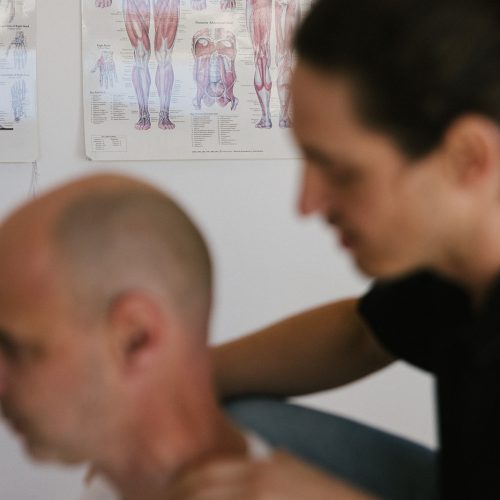 דור שחוח - אוסטאופת מוסמך D.O