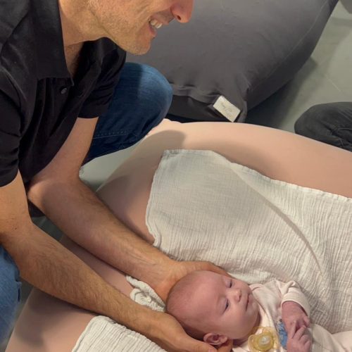 איך אופן הלידה משפיע על הגזים והשינה של התינוק